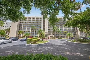 2112 S Cypress Bend Dr, Pompano Beach, FL 33069 - Photo 37