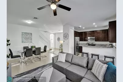 9637  Watercrest Isle, Parkland, FL 33076 - Photo 15