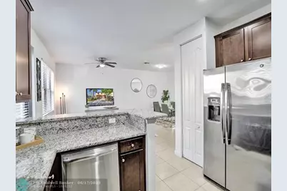 9637  Watercrest Isle, Parkland, FL 33076 - Photo 21