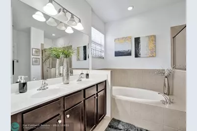 9637  Watercrest Isle, Parkland, FL 33076 - Photo 47