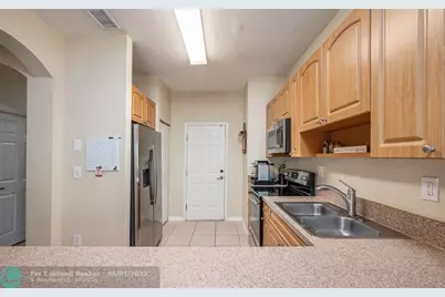 5048 SW 136th Ave, Miramar, FL 33027 - Photo 7