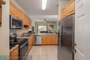 5048 SW 136th Ave, Miramar, FL 33027 - Photo 9