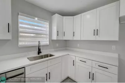 520 SW 13th Pl, Deerfield Beach, FL 33441 - Photo 13