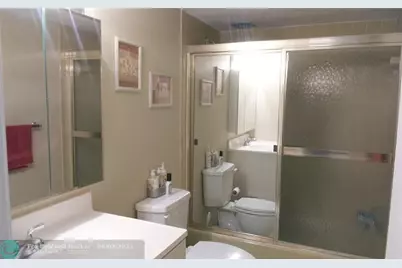 206 SE 10th St, Unit #302, Dania Beach, FL 33004 - Photo 13