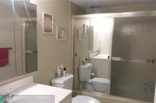 206 SE 10th St, Dania Beach, FL 33004 - Photo 13