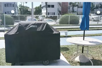 465  Paradise Isle Blvd, Unit #307, Hallandale Beach, FL 33009 - Photo 15