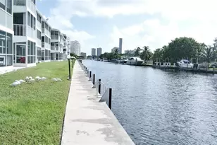 465 Paradise Isle Blvd, Hallandale Beach, FL 33009 - Photo 23