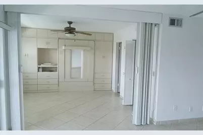 465  Paradise Isle Blvd, Unit #307, Hallandale Beach, FL 33009 - Photo 5