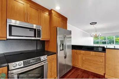 818 SE 4th St, Unit #202, Fort Lauderdale, FL 33301 - Photo 13