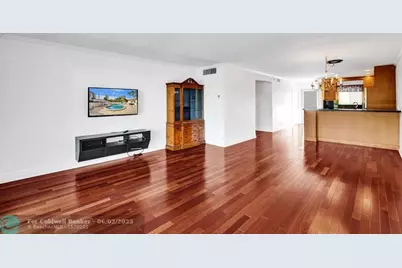 818 SE 4th St, Unit #202, Fort Lauderdale, FL 33301 - Photo 15
