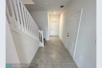 2437 NW 131st Cir, Miami, FL 33167 - Photo 3