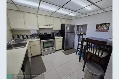 10442  Sunrise Lakes Blvd, Unit #310, Sunrise, FL 33322 - Photo 5