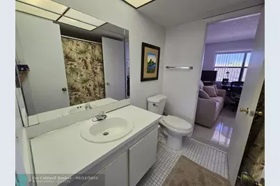 10442  Sunrise Lakes Blvd, Unit #310, Sunrise, FL 33322 - Photo 15