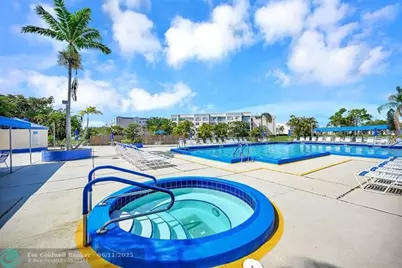 10442  Sunrise Lakes Blvd, Unit #310, Sunrise, FL 33322 - Photo 35