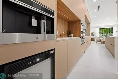 1404 NE 5th St, Fort Lauderdale, FL 33301 - Photo 11