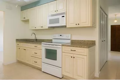 8415 NW 59th Pl, Tamarac, FL 33321 - Photo 7