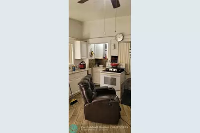 2441 NW 104th St, Miami, FL 33147 - Photo 23