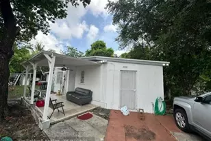 2441 NW 104th St, Miami, FL 33147 - Photo 5