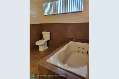 780 NE 199th St, Unit #E 101, Miami, FL 33179 - Photo 19
