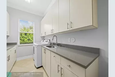 10741  Pine Lodge Trail, Davie, FL 33328 - Photo 19