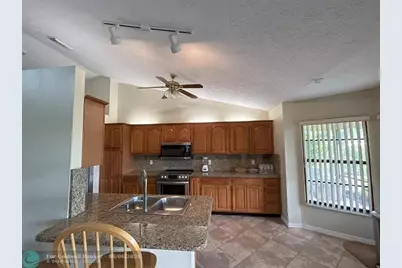 2232 SE Longhorn Ave, Port Saint Lucie, FL 34952 - Photo 13
