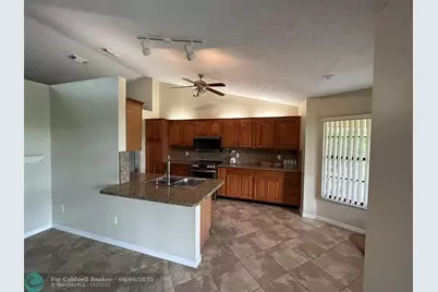 2232 SE Longhorn Ave, Port Saint Lucie, FL 34952 - Photo 11