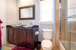 1400 NE 24th St, Wilton Manors, FL 33305 - Photo 17