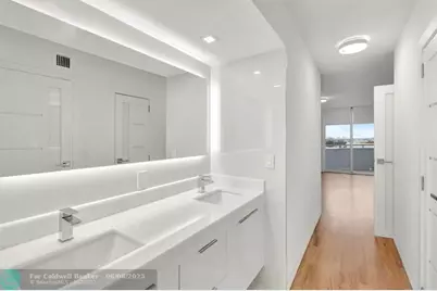 6301  Collins Ave, Unit #1007, Miami Beach, FL 33141 - Photo 31