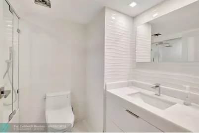 6301  Collins Ave, Unit #1007, Miami Beach, FL 33141 - Photo 27