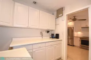 1911 NE 41st St, Oakland Park, FL 33308 - Photo 43