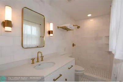 1911 NE 41st St, Oakland Park, FL 33308 - Photo 25