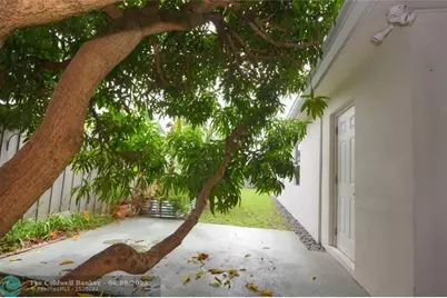 1911 NE 41st St, Oakland Park, FL 33308 - Photo 47