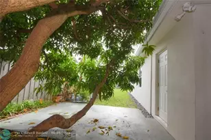 1911 NE 41st St, Oakland Park, FL 33308 - Photo 47