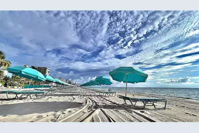 4001  Hillcrest Dr, Unit #912, Hollywood, FL 33021 - Photo 29