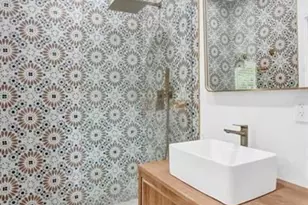 810 SW 26th Ct, Fort Lauderdale, FL 33315 - Photo 19