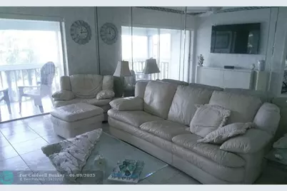 460  Paradise Isle Blvd, Unit #301, Hallandale Beach, FL 33009 - Photo 3