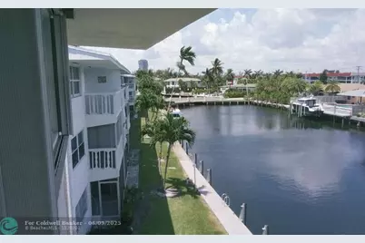460  Paradise Isle Blvd, Unit #301, Hallandale Beach, FL 33009 - Photo 1