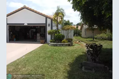 8706 NW 83rd St, Tamarac, FL 33321 - Photo 3