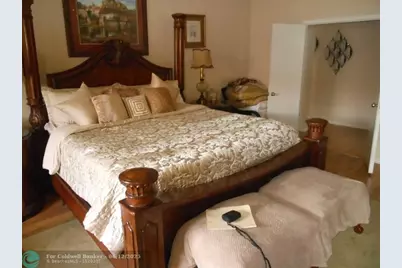 8706 NW 83rd St, Tamarac, FL 33321 - Photo 9