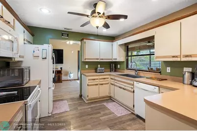 886 SE Odonnell Lane, Port Saint Lucie, FL 34983 - Photo 19