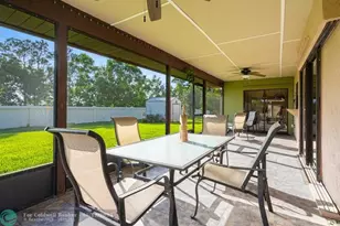 886 S E O'Donnell Ln, Port Saint Lucie, FL 34983 - Photo 35