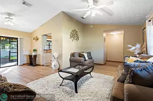 886 S E O'Donnell Ln, Port Saint Lucie, FL 34983 - Photo 9