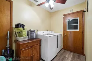 886 S E O'Donnell Ln, Port Saint Lucie, FL 34983 - Photo 39