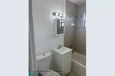 750 NW 56th St, Unit #17, Miami, FL 33127 - Photo 15