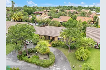 20100 NE 10th Place Way, Miami, FL 33179 - Photo 9