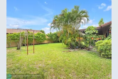 20100 NE 10th Place Way, Miami, FL 33179 - Photo 5