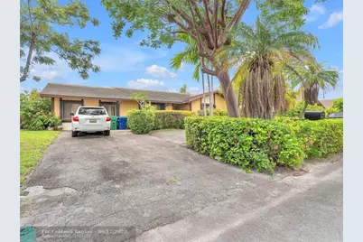 20100 NE 10th Place Way, Miami, FL 33179 - Photo 13