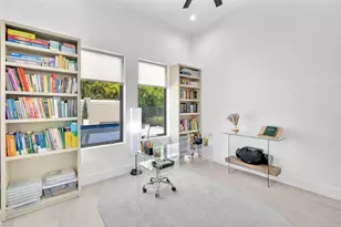 5827 Brookfield Cir W, Hollywood, FL 33312 - Photo 37