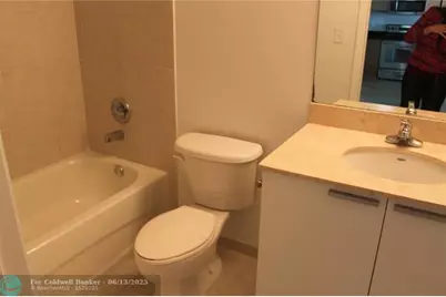 140 S Dixie Hy, Unit #525, Hollywood, FL 33020 - Photo 5