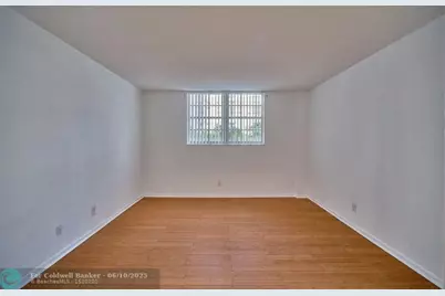 19390  Collins Ave, Unit #212, Sunny Isles Beach, FL 33160 - Photo 7